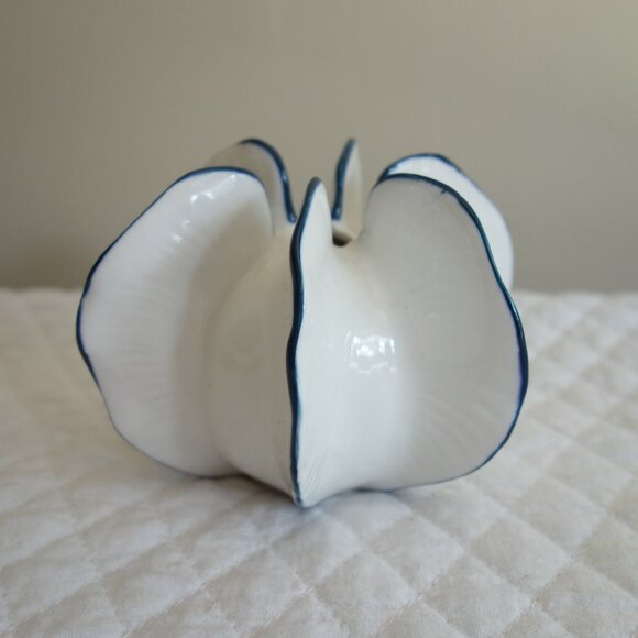 CARAMBOLA White Blue Porcelain Vase - Picture 1 of 5